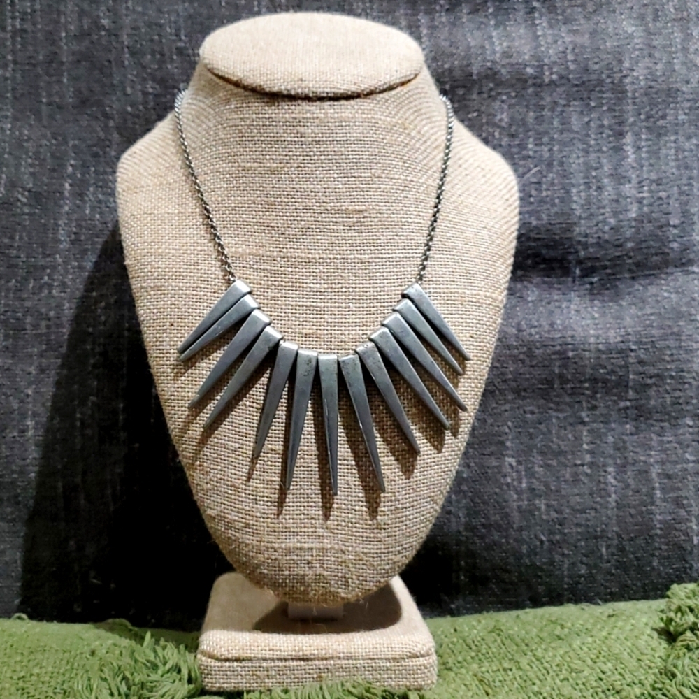 BIB SPEAR FAN Statement necklace 16 INCH W 3 INCH EXTENSION SILVERTONE